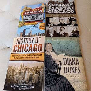 Chicago Illinois History/Travel Bundle Of 4 Paperback Books